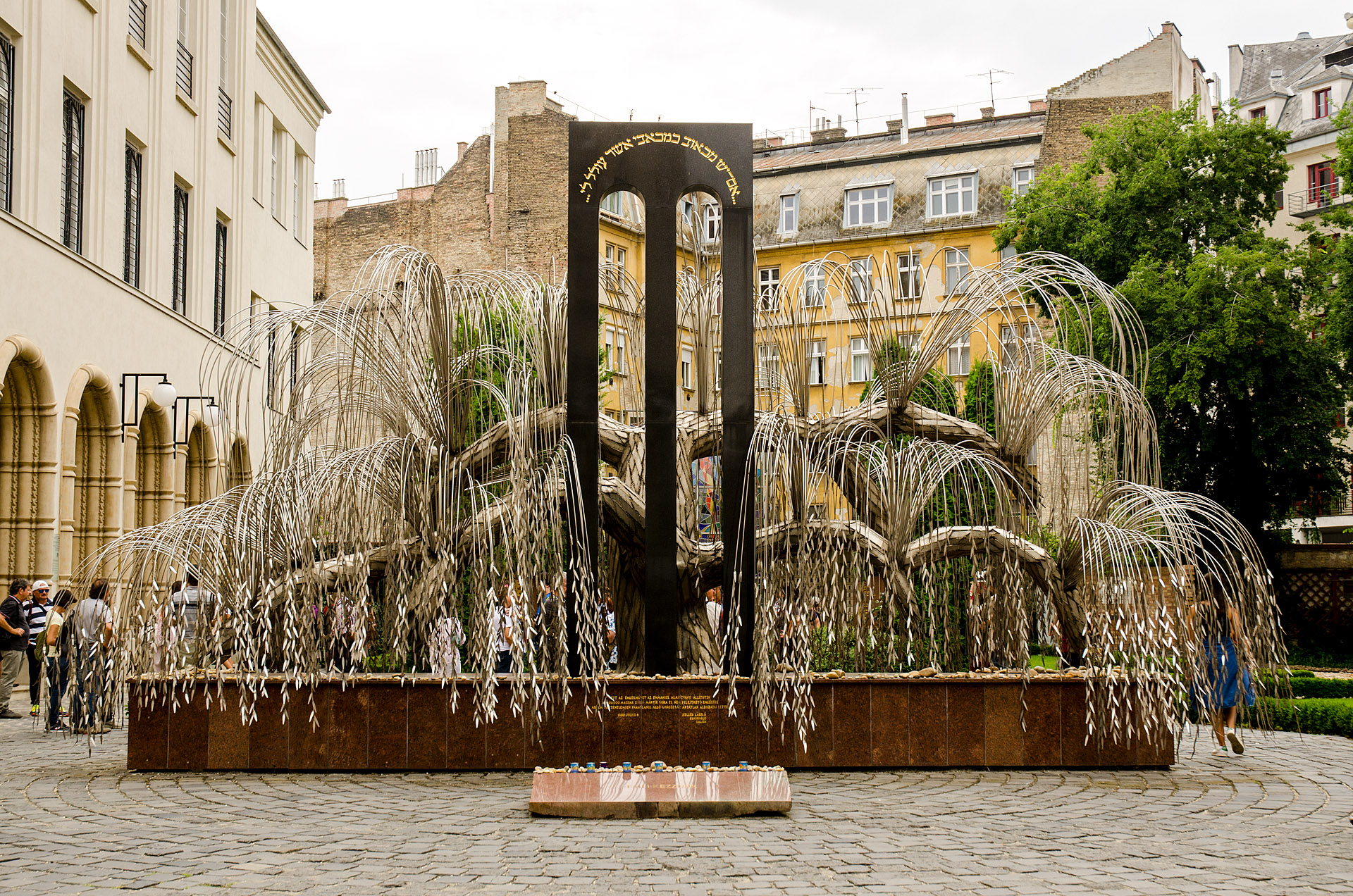 Emanuel Tree (Dohany Street Synagogue) - memorial to Hungarian Jews